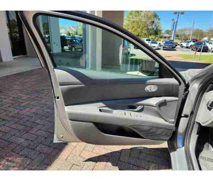 2021 Hyundai Elantra SE is a Silver 2021 Hyundai Elantra SE Sedan in Fort Walton Beach FL