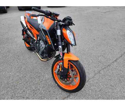 2022 KTM 890 Duke for sale is a Orange 2022 KTM Duke Motorcycle in Clarksville TN