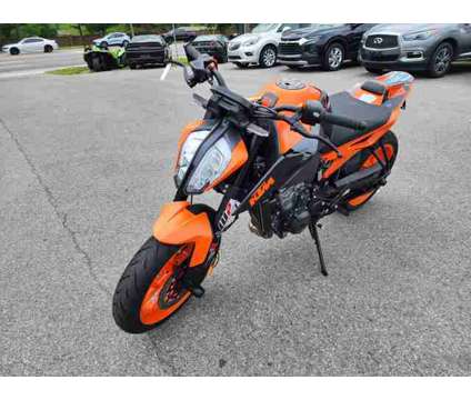 2022 KTM 890 Duke for sale is a Orange 2022 KTM Duke Motorcycle in Clarksville TN