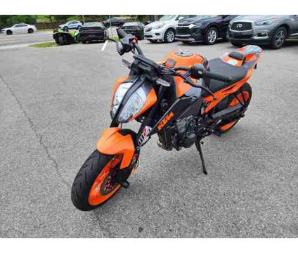 2022 KTM DUKE for sale is a Orange 2022 KTM Duke Motorcycle in Clarksville TN