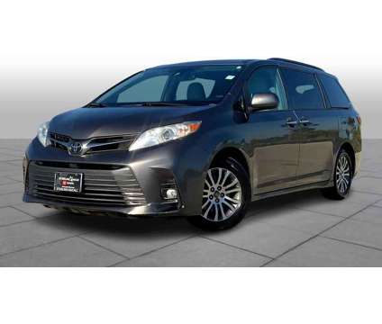 2018UsedToyotaUsedSiennaUsedFWD 7-Passenger (Natl) is a Grey 2018 Toyota Sienna Car for Sale in Houston TX