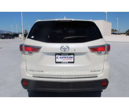 2014 Toyota Highlander XLE is a White 2014 Toyota Highlander XLE Car for Sale in San Jose CA