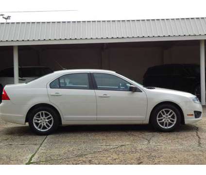2012 Ford Fusion S is a White 2012 Ford Fusion S Car for Sale in Chambersburg PA