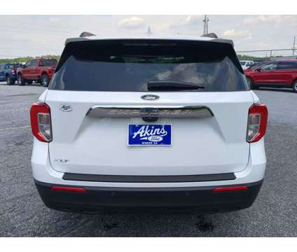 2024 Ford Explorer XLT is a White 2024 Ford Explorer XLT Car for Sale in Winder GA