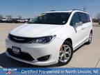 2019 Chrysler Pacifica White, 30K miles