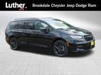 2024 Chrysler Pacifica Black, new