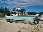 2023 Everglades Boats 243CC