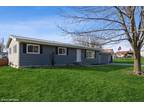 827 5th St Kalona, IA