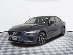 2021 Volvo S60 Recharge Plug-In Hybrid T8 R-Design Expression