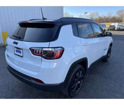 2024 Jeep Compass Latitude is a White 2024 Jeep Compass Latitude SUV in Freeport IL