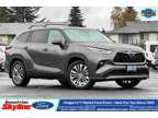 2020 Toyota Highlander Hybrid Platinum