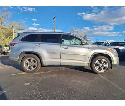 2014 Toyota Highlander for sale is a Grey 2014 Toyota Highlander Car for Sale in Albuquerque NM