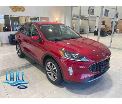 2022UsedFordUsedEscapeUsedAWD is a Red 2022 Ford Escape Car for Sale in Milwaukee WI