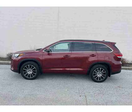 2017UsedToyotaUsedHighlander is a Red 2017 Toyota Highlander Car for Sale in Moline IL