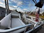 Tri Toon Pontoon 200 Hp 2011 Silverwave 4 stroke