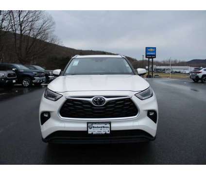 2021 Toyota HIGHLANDER XLE is a White 2021 Toyota Highlander XLE Car for Sale in Cheshire MA