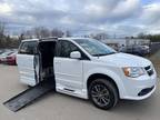 2017 Dodge grand caravan White, 22K miles