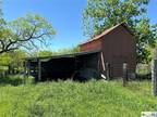 Farm House For Sale In Shiner, Texas