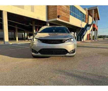 2020 Chrysler Pacifica for sale is a Grey 2020 Chrysler Pacifica Car for Sale in Mcallen TX