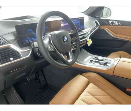 2024 BMW X5 xDrive40i is a White 2024 BMW X5 4.6is SUV in Freeport NY