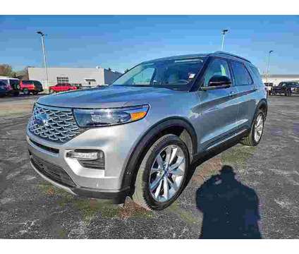 2021 Ford Explorer Platinum is a Silver 2021 Ford Explorer Platinum SUV in New Haven IN