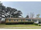 111 Navarre St, Gulf Breeze, FL 32561