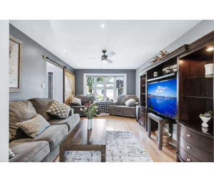 Keswick 4 bedrooms house for rent(woodbine&amp;Riverglen Drive in Toronto ON is a Home