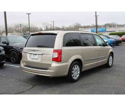 2013UsedChryslerUsedTown &amp; CountryUsed4dr Wgn is a Tan 2013 Chrysler town &amp; country Touring Mini-Van in Greenwood IN