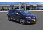 2022 Chrysler Pacifica Hybrid Black, 9K miles