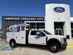 2023 Ford F-550 White, 395 miles