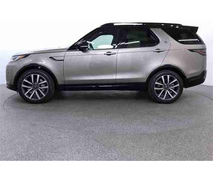2024 Land Rover Discovery Dynamic SE is a Tan 2024 Land Rover Discovery SUV in Colorado Springs CO
