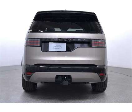 2024 Land Rover Discovery Dynamic SE is a Tan 2024 Land Rover Discovery SUV in Colorado Springs CO