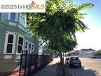 Condo For Sale In Oakland, California