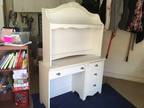 White Dresser/Desk wirth Hutch like new