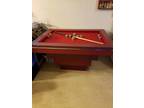 Bumper pool table