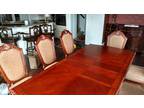 Beautiful brand new dining Room Set never used.Set in