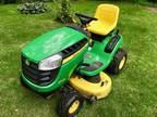 John Deere D125 Lawn Tractor