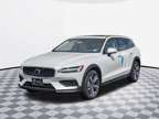 2024 Volvo V60 Cross Country B5 Plus