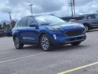 2022 Ford Escape Hybrid Titanium