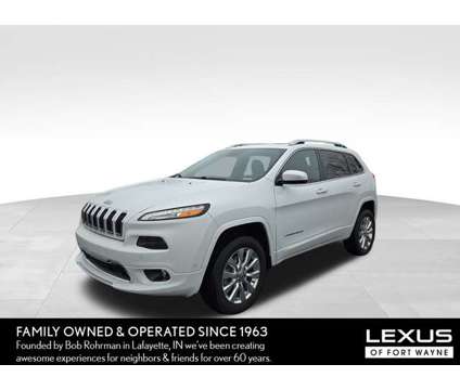 2017 Jeep Cherokee Overland is a White 2017 Jeep Cherokee Overland SUV in Fort Wayne IN