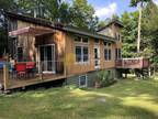 Cabin in Greenville with 3 bed