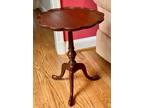 VTG. Mahogany Wood Pie Crust Lamp/Parlor Table 21" Tall x 16.5" Diam. Made 1927