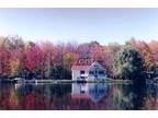 Poconos Lakefront 3 bedroom house