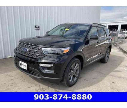 2024 Ford Explorer XLT is a Black 2024 Ford Explorer XLT SUV in Corsicana TX