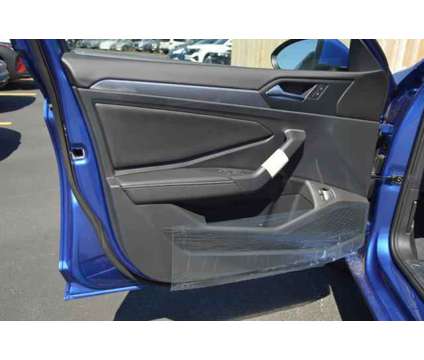 2024 Volkswagen Jetta 1.5T SE is a Blue 2024 Volkswagen Jetta 2.5 Trim Sedan in Highland Park IL