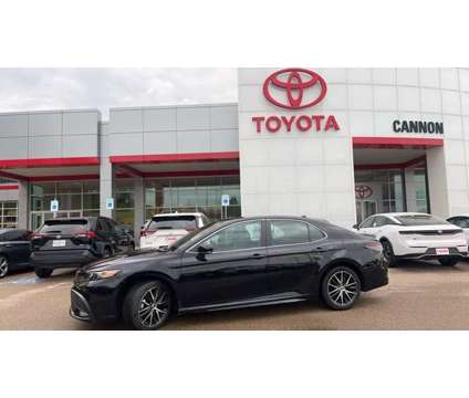 2023 Toyota Camry SE is a Black 2023 Toyota Camry SE Sedan in Vicksburg MS