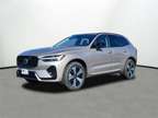 2024 Volvo XC60 Recharge Plug-In Hybrid T8 Plus Dark Theme