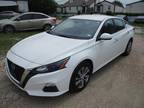 2022 Nissan Altima 2800 down/680 a month
