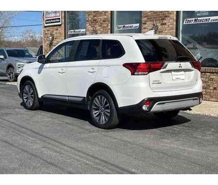 2020 Mitsubishi Outlander SE 4WD 7 Passenger is a White 2020 Mitsubishi Outlander SE Car for Sale in Clifton Park NY