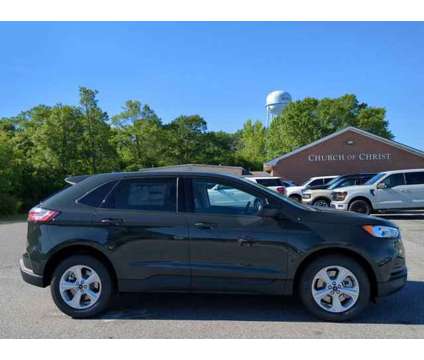 2024 Ford Edge SE is a Green 2024 Ford Edge SE Car for Sale in Winder GA